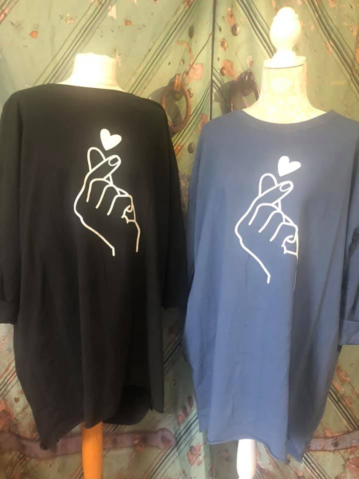 Oversized Sweat With Hand and Heart Print